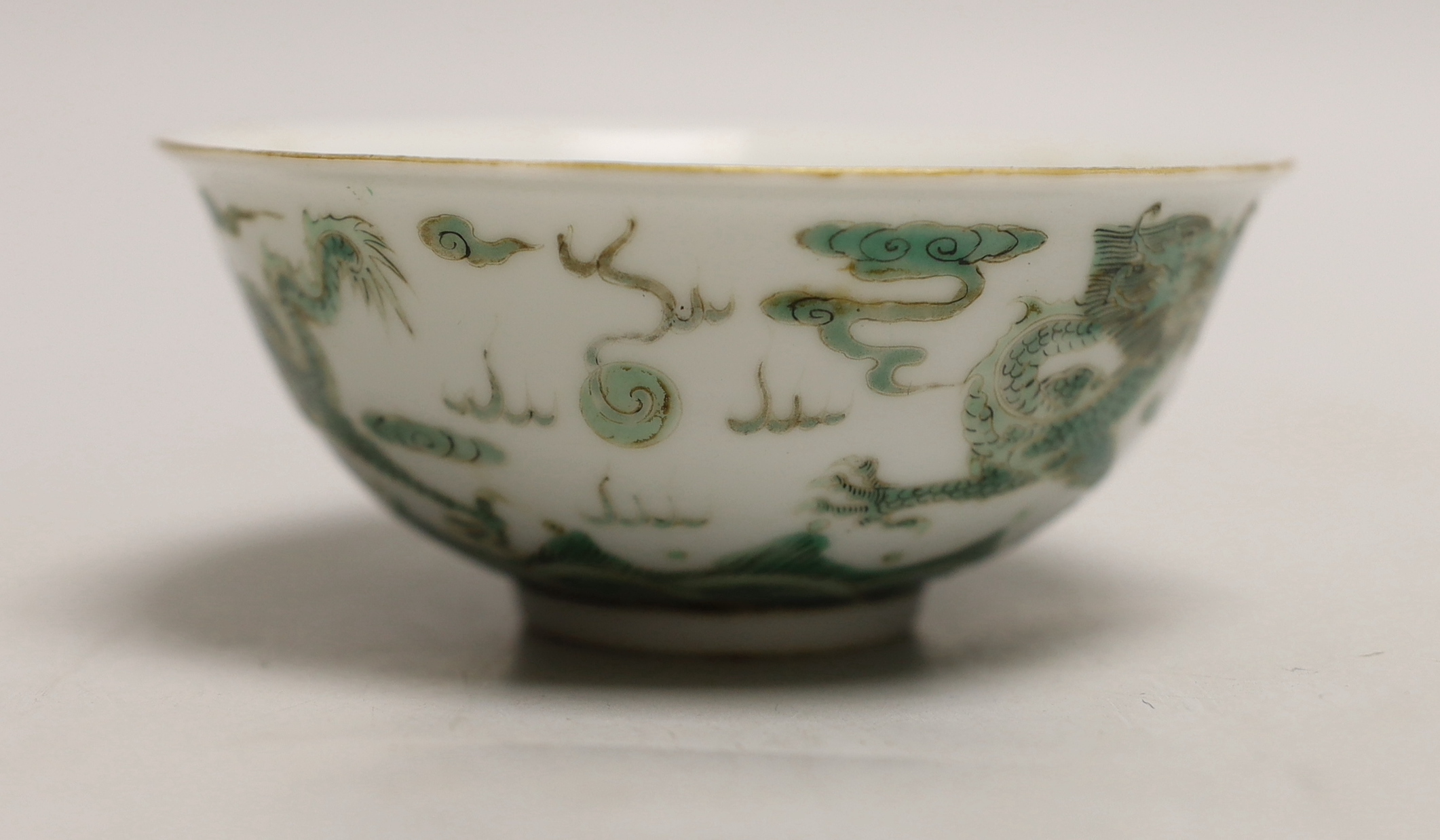 A Chinese famille verte bowl, 11.5cm diameter